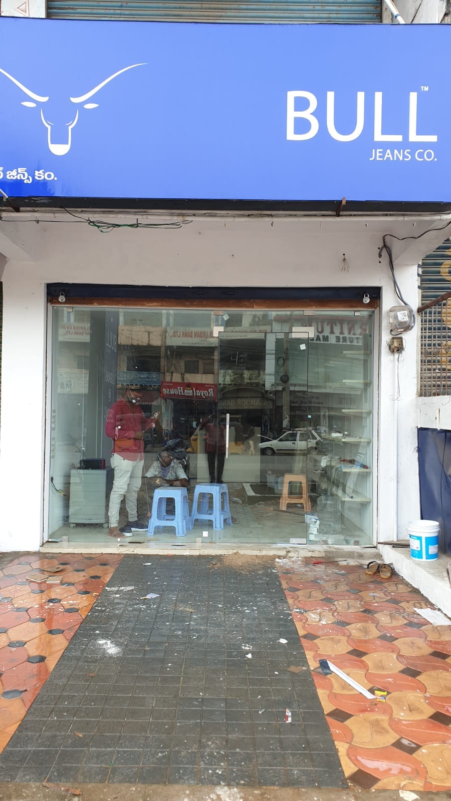 Storefront glass shopfront fabrication