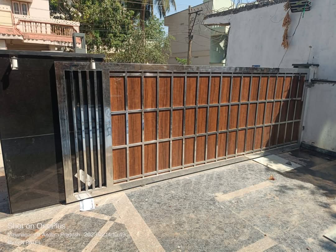 Wood and stainless steel gate design