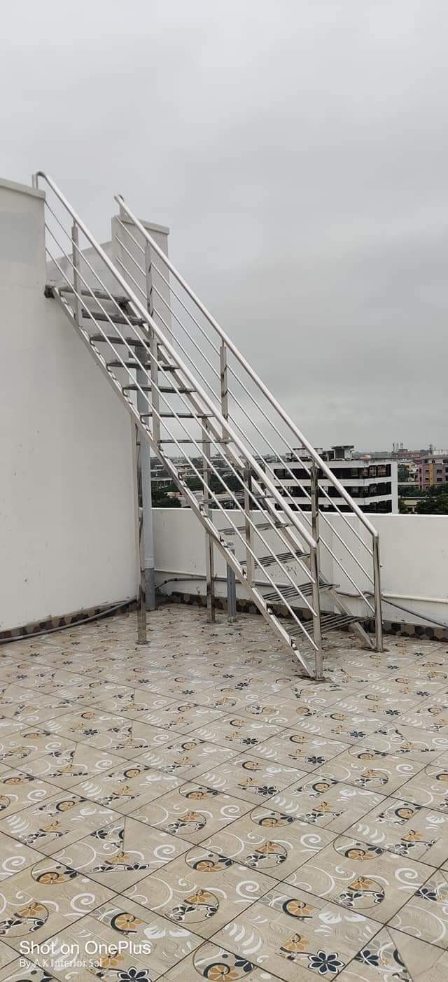 Interior staircase railing fabrication
